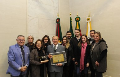 Entrega do Título de Cidadão Canoense a Francisco Dequi
