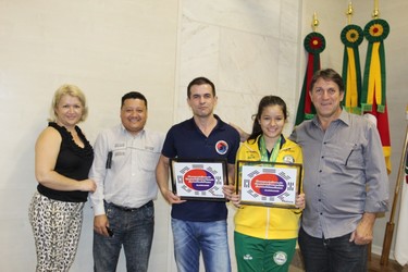 Homenagem a atleta canoense Andressa Pontes Santana