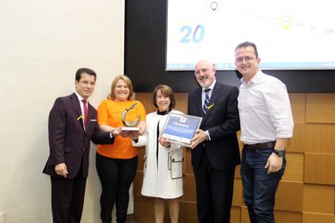 Homenagem à ONG Parceiros Voluntários